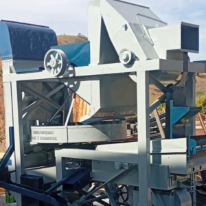 Máquina de Limpar Café Nº 8 com Elevador para Sururuca Completo, Correias, Canecas, Transmissão e Motor.