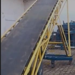 Esteira Transportadora Pinhal – com 5 Rodas de Ferro, Chave Reversora e Acionamento para Altura