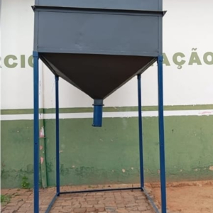 Silo com capacidade de 60 sacas